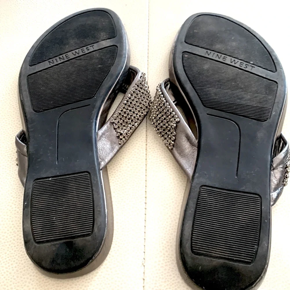 Nine West Higher Sandals Flip Flops 9 Metallic Casual Beach Everyday Glam
